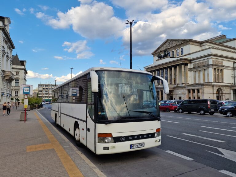 Autokar wynajem Warszawa